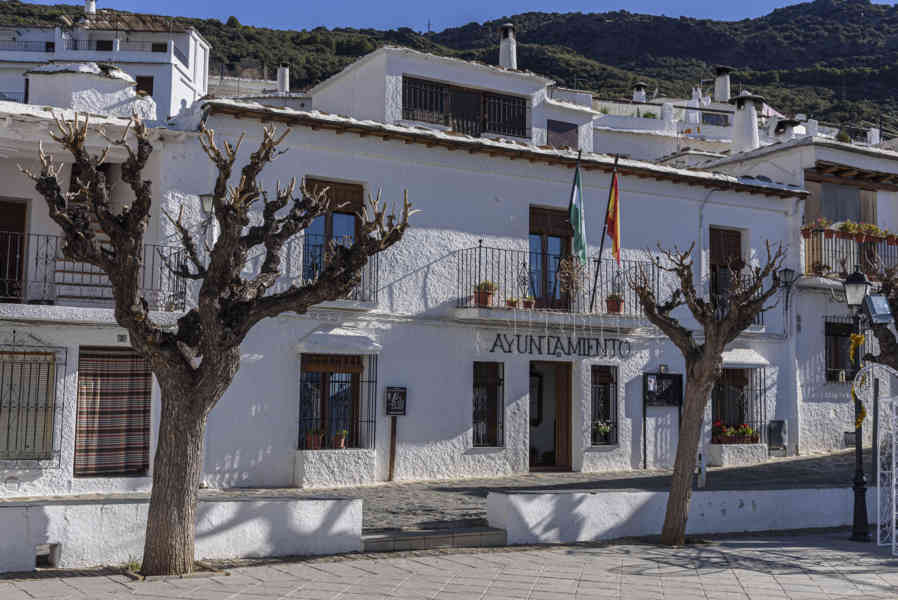 Granada - la Alpujarra 002 - Bubión - Ayuntamiento.jpg